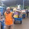 Berjuang di Tengah Arus Mudik, Demi Baju Lebaran Cucu Porter Lansia di Pelabuhan Nusantara Parepare Rela Berpeluh